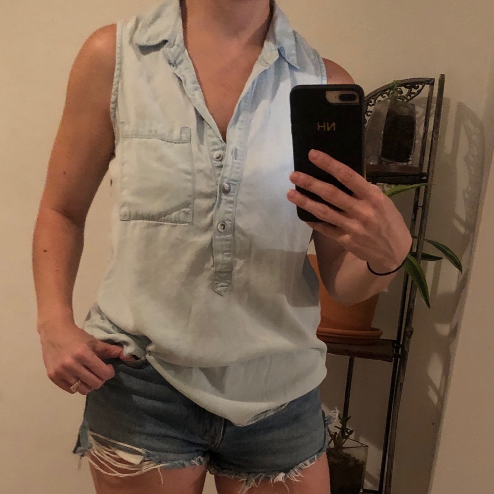 Sleeveless chambray
